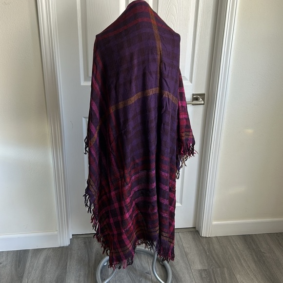 GUCCI Checkered Wool Scarf in Rich Red and Deep Purple - Picture 2 of 5